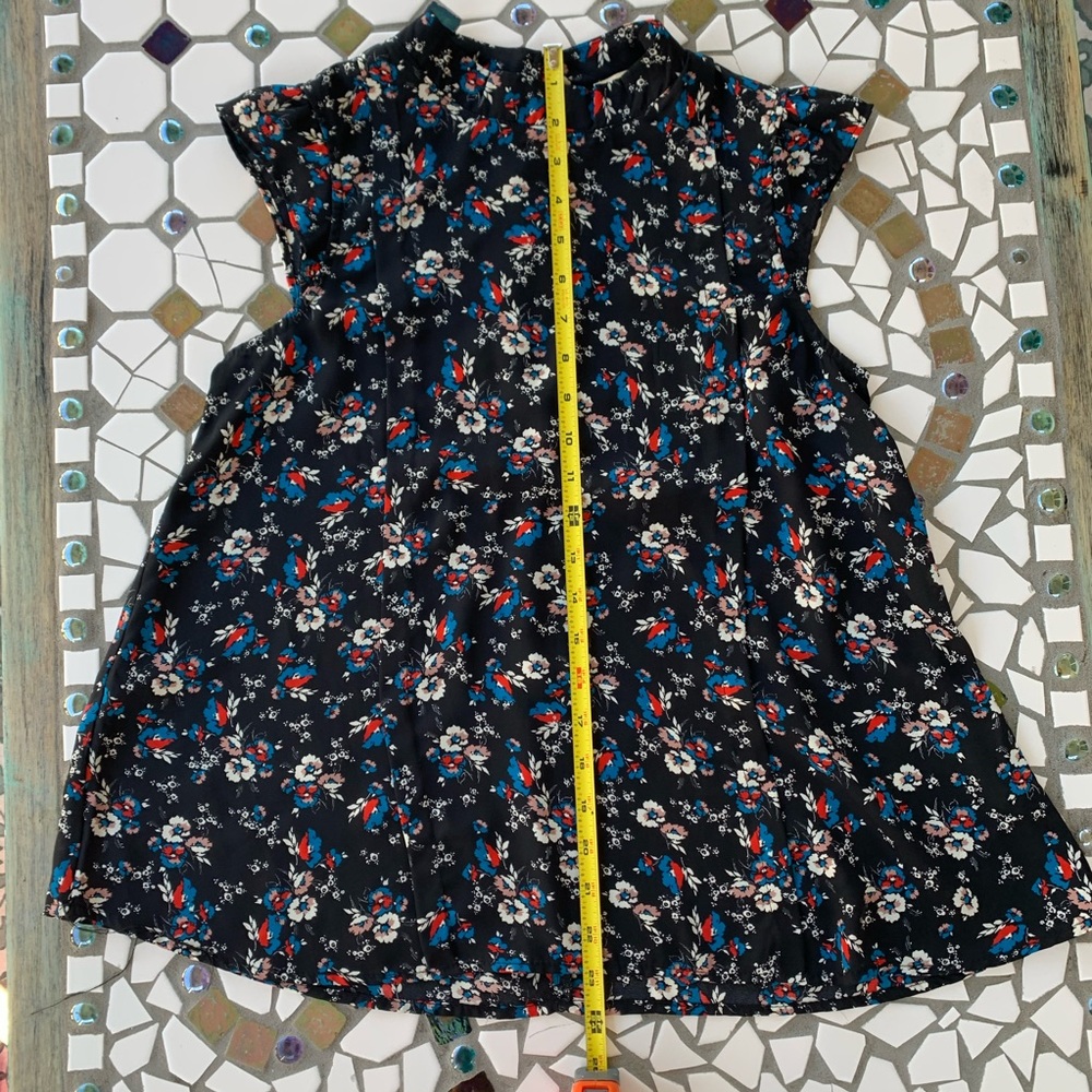 Floral Top - Picture 7 of 12